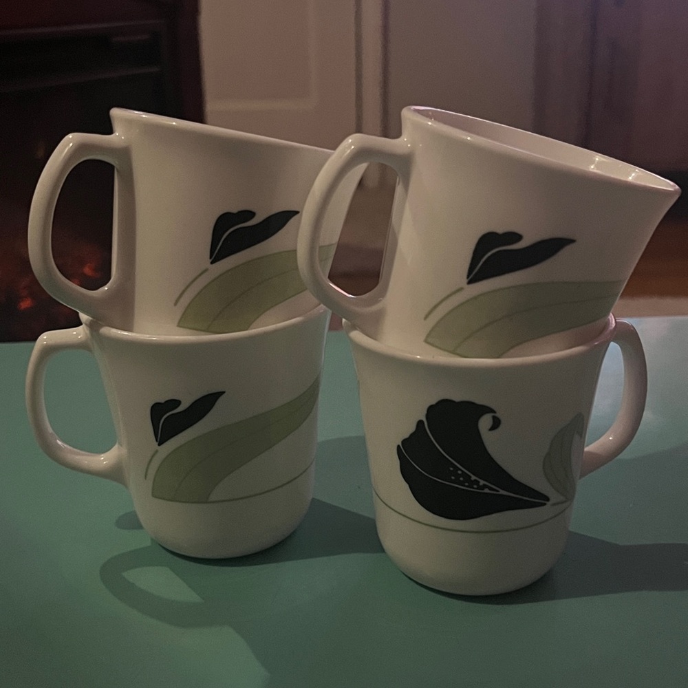 VTG Corelle Corning Ware "Black Orchid" Coffee Mugs